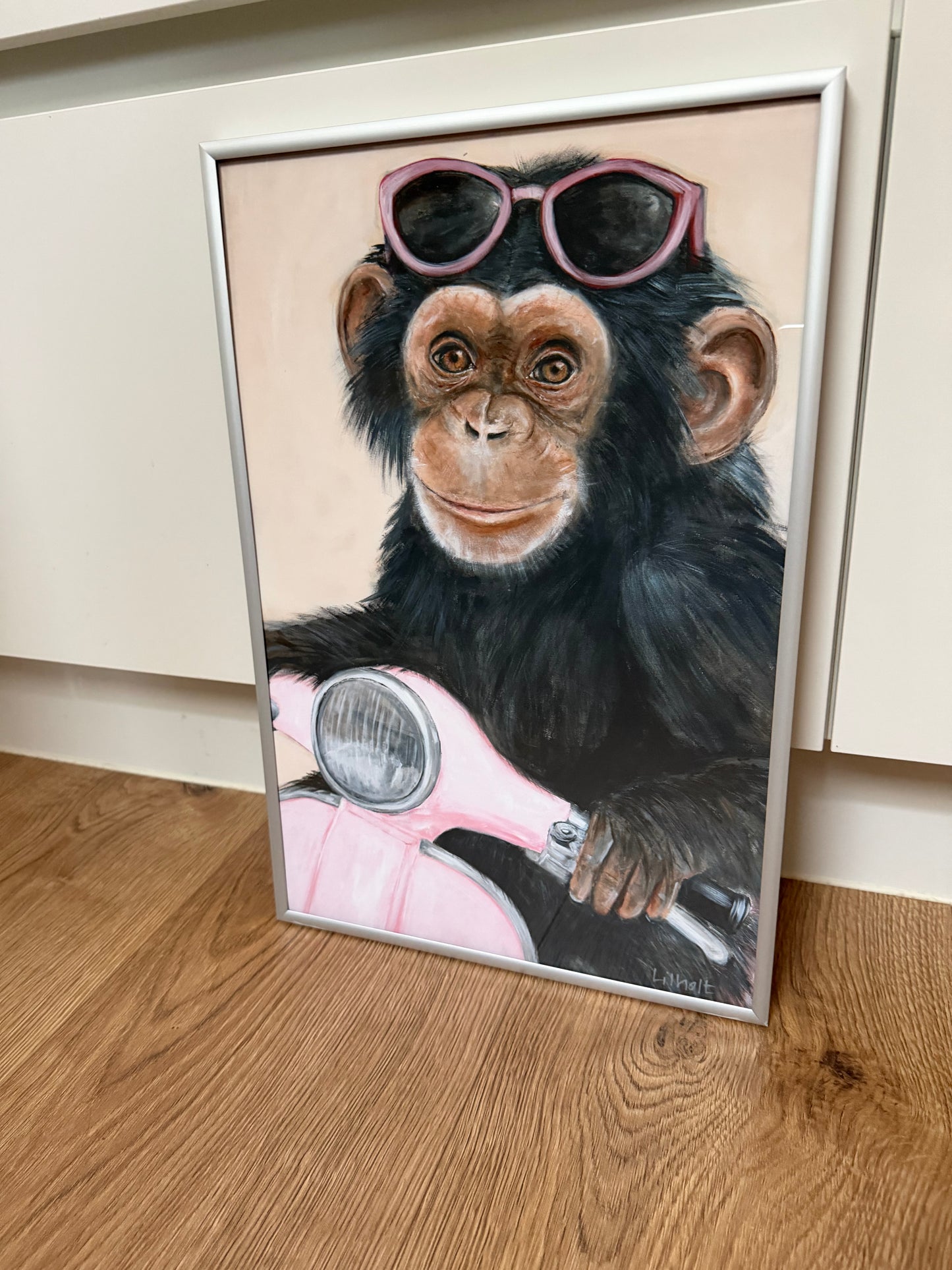 Chimpanse på scooter, small print, aluminium
